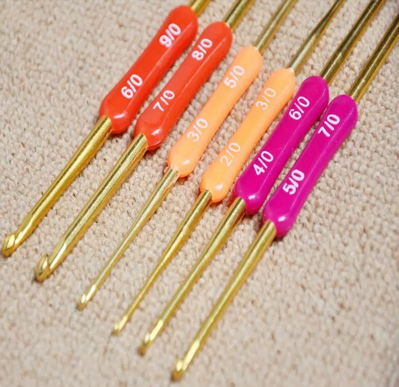 Gold Double crochet Hand sewing kit Carbonized handle crochet wool needle / sweater wool woven tool hook bag fabric 4PC/LOT A090
Gold Double crochet Hand sewing kit Carbonized handle crochet wool needle / sweater wool woven tool hook bag fabric 4PC/LOT A090