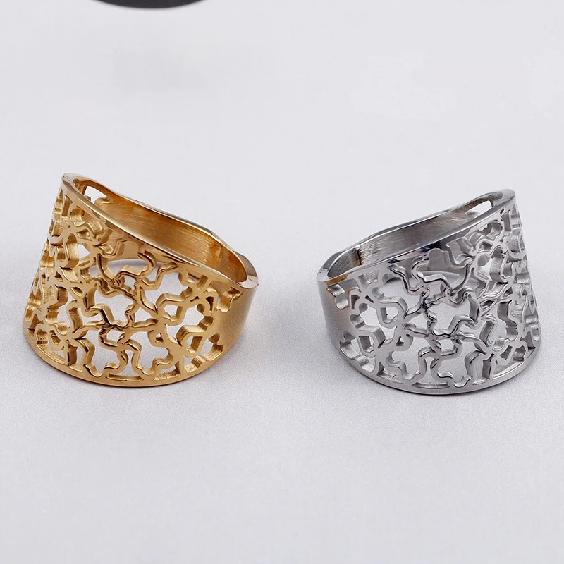 Bear Hollowed Ring Bear Ring New Product Cute Animal Jewelry Luxry Design For Women Men‘s Gifts New Fashion Wholesale 2020
Bear Hollowed Ring Bear Ring New Product Cute Animal Jewelry Luxry Design For Women Men‘s Gifts New Fashion Wholesale 2020