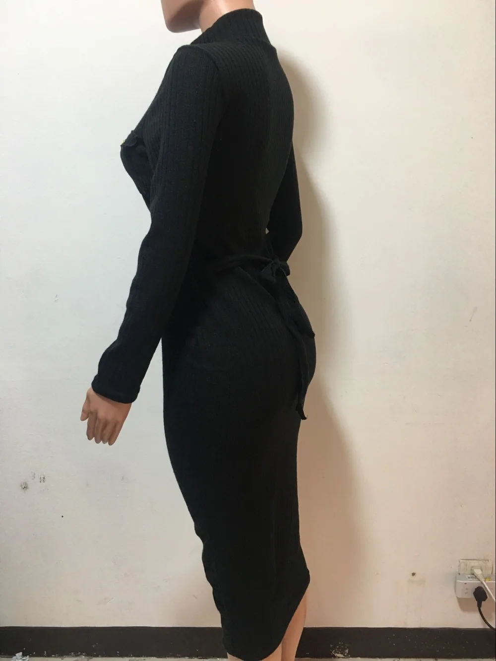 (23)