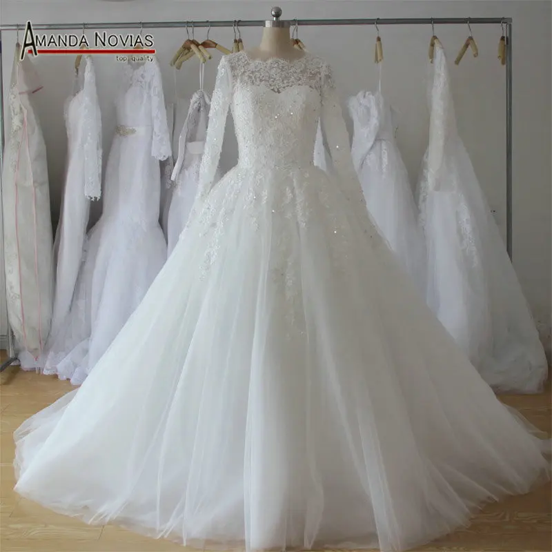 Beautiful New Model Lace Appliques Puffy Skirt Long Sleeve Wedding Dress 2019 NS1148 
Beautiful New Model Lace Appliques Puffy Skirt Long Sleeve Wedding Dress 2019 NS1148