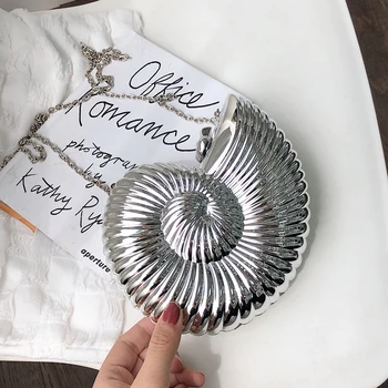 Dazzling Metal Conch Design Stripe Women Party Clutch Bag Evening Bag Mini Chain Purse Shoulder Bag Crossbody Bag Female Flap
Dazzling Metal Conch Design Stripe Women Party Clutch Bag Evening Bag Mini Chain Purse Shoulder Bag Crossbody Bag Female Flap