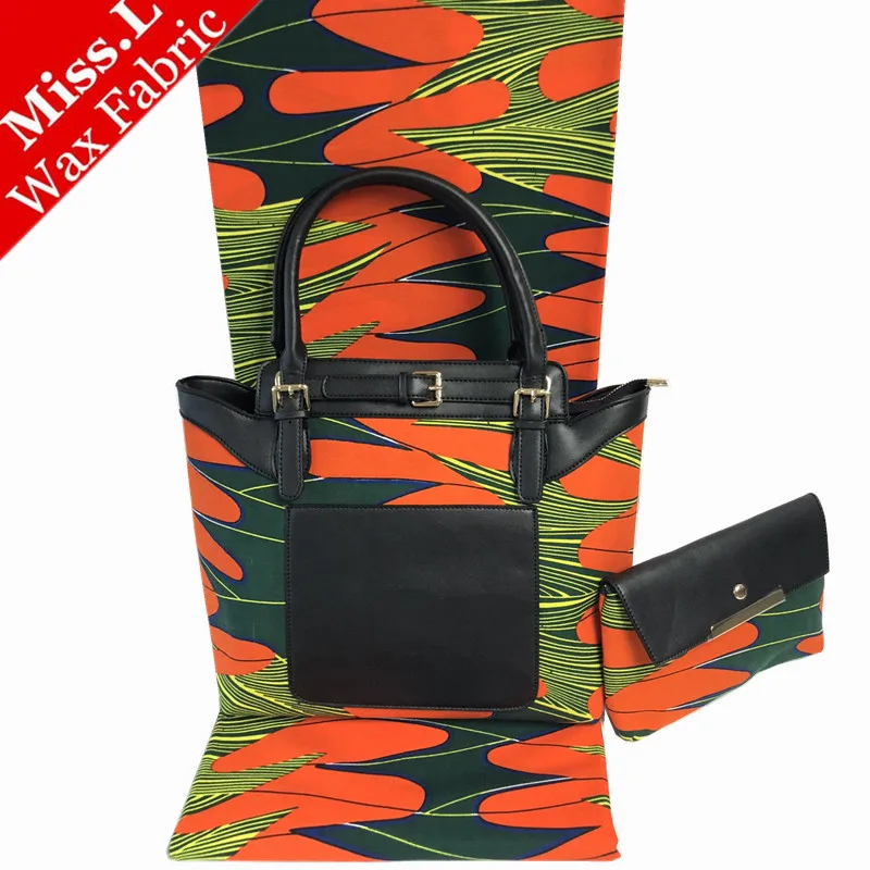 Miss L African design print wax clutch bags,Popular woman's handbag matching 6 yards wax hollandais african prints cotton fabric 
Miss L African design print wax clutch bags,Popular woman's handbag matching 6 yards wax hollandais african prints cotton fabric