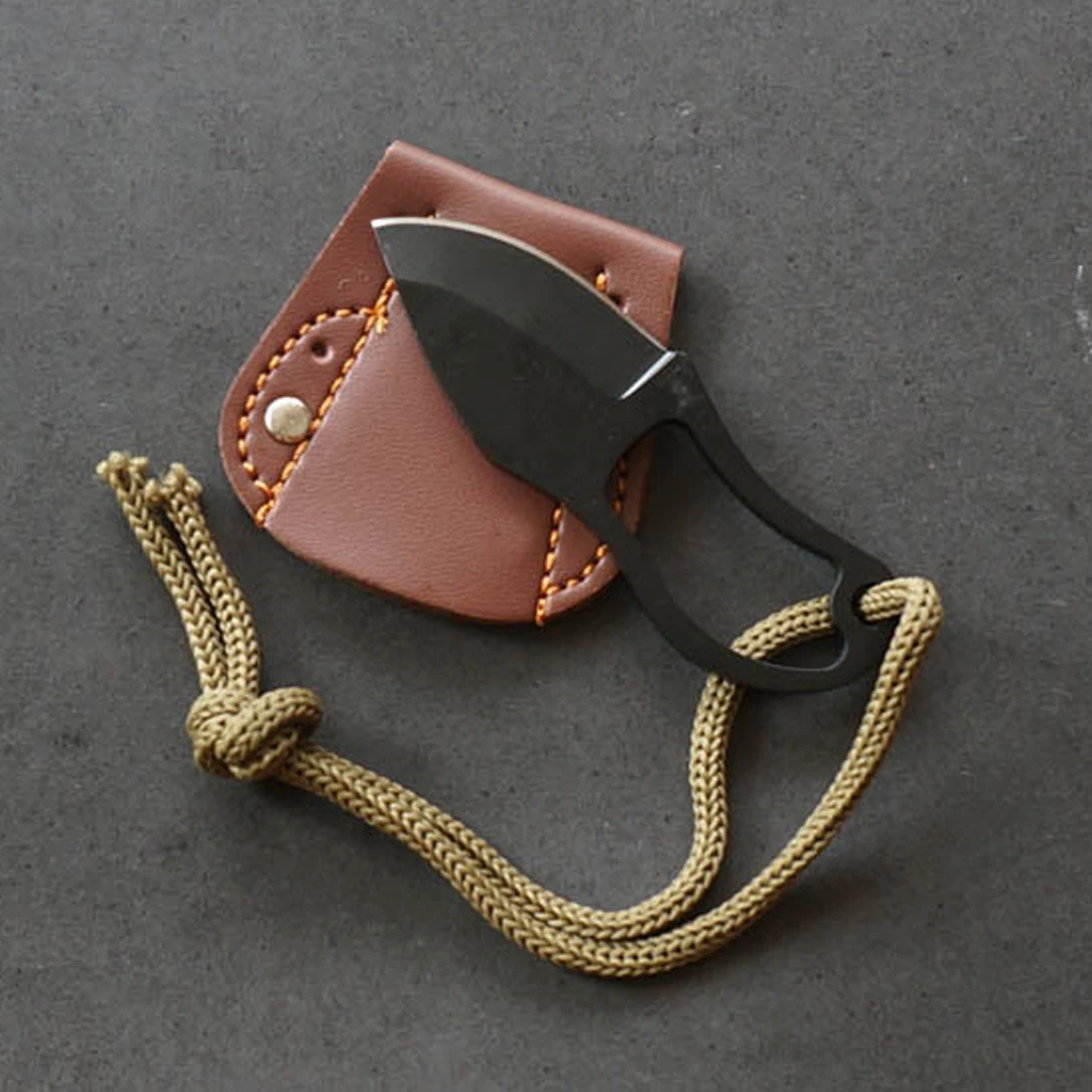 Mini Pocket Karambit with Leather Sheath Cutter Portable Claw Knife Tool Outdoor Camp Gadget Survive Box Package Open
Mini Pocket Karambit with Leather Sheath Cutter Portable Claw Knife Tool Outdoor Camp Gadget Survive Box Package Open