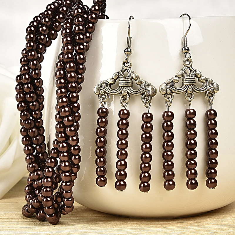 Black wrap style chic and the Beads are the same size Synthesis pearl necklace and Synthesis pearl curtain earrings
Black wrap style chic and the Beads are the same size Synthesis pearl necklace and Synthesis pearl curtain earrings