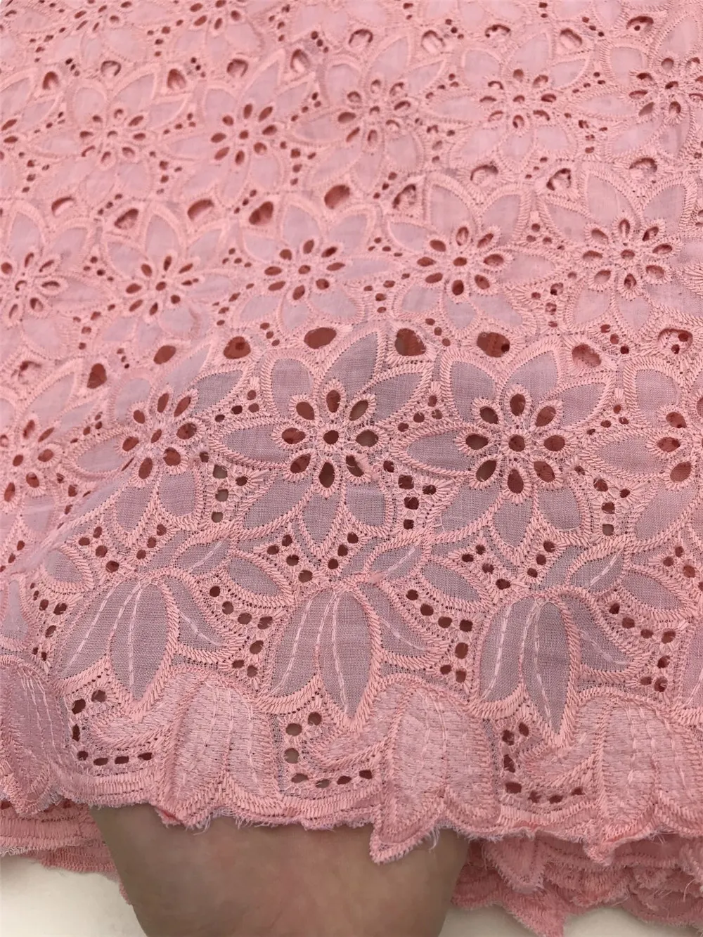 peach lace fabric swiss voile lace in switzerland nigerian lace fabrics african cotton fabric high quality 5yard/lo5815
peach lace fabric swiss voile lace in switzerland nigerian lace fabrics african cotton fabric high quality 5yard/lo5815