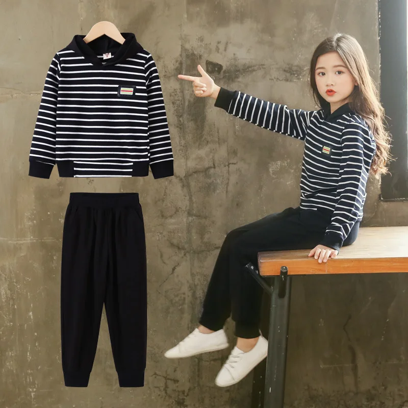 Girls Sports Suit New Girls Cotton Striped Hooded Long-sleeved Sweater + Pants Kids Clothing Set
Girls Sports Suit New Girls Cotton Striped Hooded Long-sleeved Sweater + Pants Kids Clothing Set
