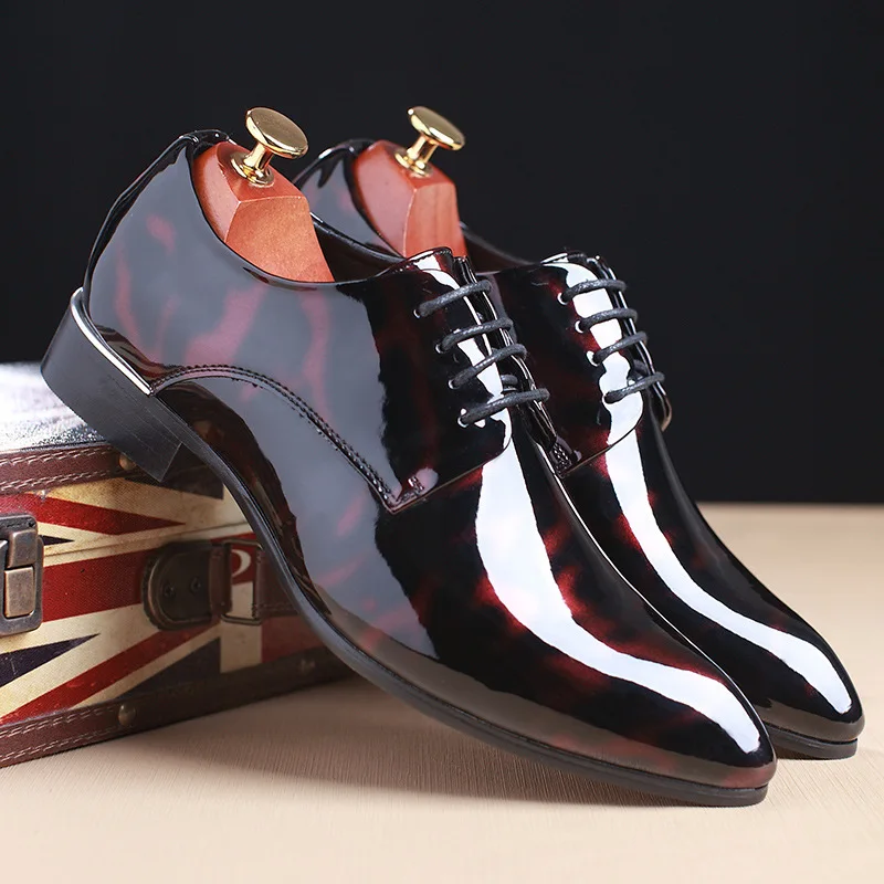 Hight Quality Patent Leather Shoes for Men Dress Wedding Oxfords Shoes 2019 New Pointed Toe Business Casual Shoes Fashion Flats
Hight Quality Patent Leather Shoes for Men Dress Wedding Oxfords Shoes 2019 New Pointed Toe Business Casual Shoes Fashion Flats