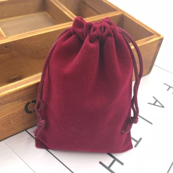 50Pcs/lot 7x9 Wine Red Soft Velvet Bag Jewelry Earring Packing Bags Christmas Wedding Velvet Drawstring Gift Bags Pouches
50Pcs/lot 7x9 Wine Red Soft Velvet Bag Jewelry Earring Packing Bags Christmas Wedding Velvet Drawstring Gift Bags Pouches