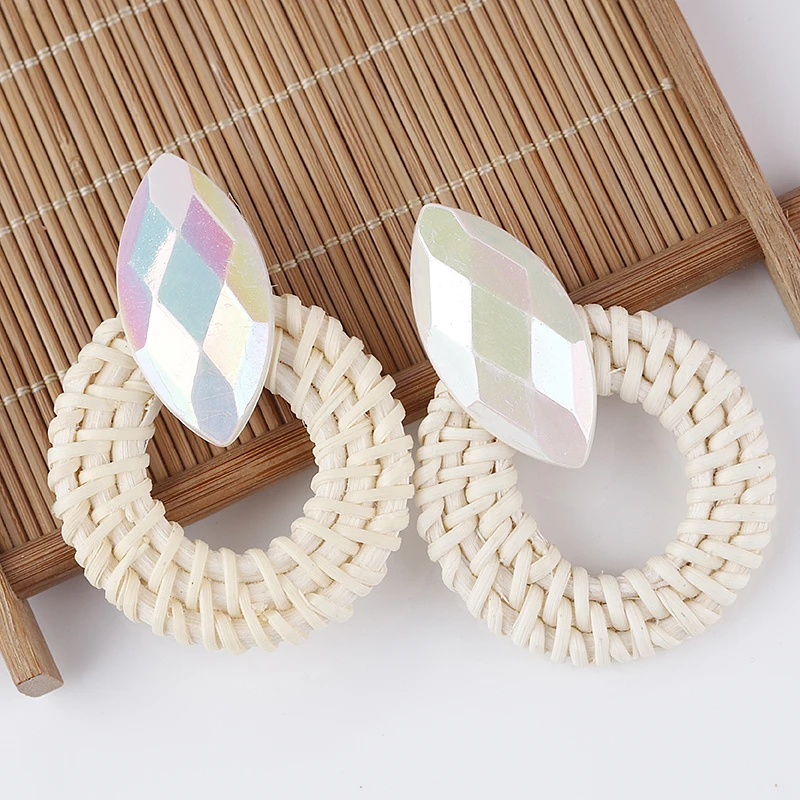 AENSOA Unique AB Color Resin Wooden Vine Braid Round Earrings Weave Rattan Braid Drop Earrings For Women Handmade Summer Jewelry
AENSOA Unique AB Color Resin Wooden Vine Braid Round Earrings Weave Rattan Braid Drop Earrings For Women Handmade Summer Jewelry
