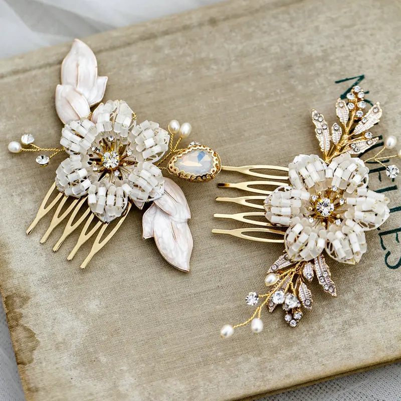 Exquisite Bridal Gold Floral Hair Comb Wedding Headpiece Rhinestone Comb Bridal Bridesmaids Wedding Hair Accessories
Exquisite Bridal Gold Floral Hair Comb Wedding Headpiece Rhinestone Comb Bridal Bridesmaids Wedding Hair Accessories