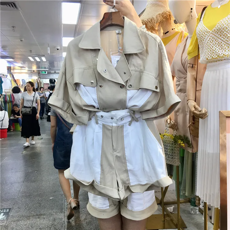 Women's 2 Piece Set Casual Loose Lapel Short Sleeve Shirt Wide Leg Shorts Two Piece Set Fashion Woman
Women's 2 Piece Set Casual Loose Lapel Short Sleeve Shirt Wide Leg Shorts Two Piece Set Fashion Woman