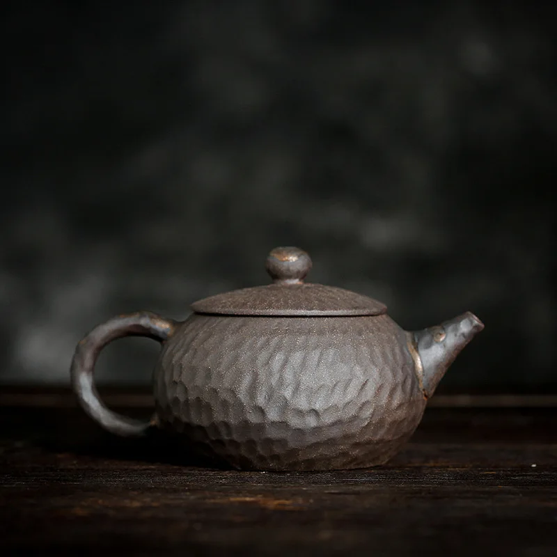 Handmade Chinese Retro Teapots Ceramic Kung Fu Tea Yixing Kettle Travel Tea Pots Drinkware Pottery Tea Set
Handmade Chinese Retro Teapots Ceramic Kung Fu Tea Yixing Kettle Travel Tea Pots Drinkware Pottery Tea Set
