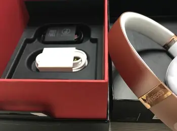 Top quality rose gold matte black so3 wireless bluetooth 3.0 headphones with w1 chip headsets fast shipping free dhl in stock
Top quality rose gold matte black so3 wireless bluetooth 3.0 headphones with w1 chip headsets fast shipping free dhl in stock
