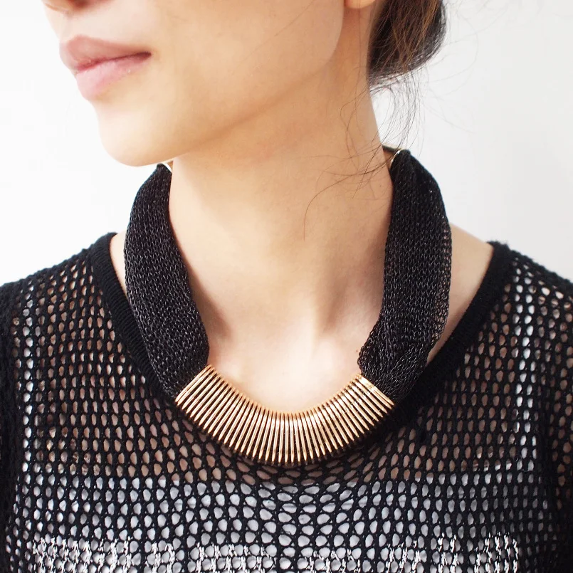 UKMOC Ladies Accessories Charm Chokers Fashion Net Ropes Cross Gold Color Spring Metal Chain Collar Necklaces Statement Jewelry
UKMOC Ladies Accessories Charm Chokers Fashion Net Ropes Cross Gold Color Spring Metal Chain Collar Necklaces Statement Jewelry