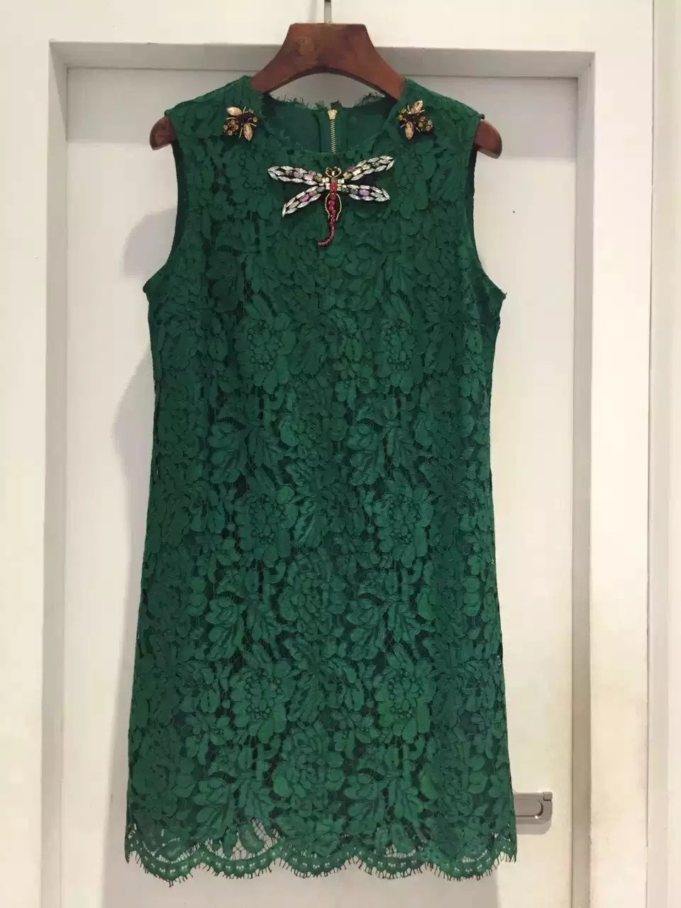 New High quality custom lace imports Czech Crystal Dragonfly nail bead retro emerald sleeveless vest dress
New High quality custom lace imports Czech Crystal Dragonfly nail bead retro emerald sleeveless vest dress