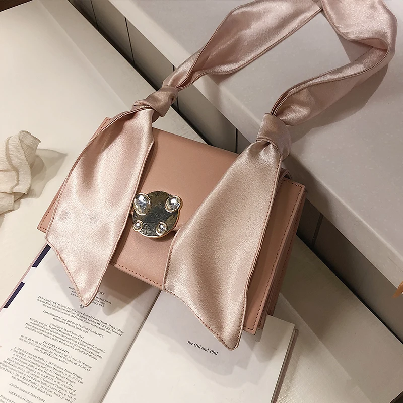 Elegant Female Square Bag 2019 summer new quality PU leather Flap bag Women's Designer Handbag Ribbon shoulder messenger bags
Elegant Female Square Bag 2019 summer new quality PU leather Flap bag Women's Designer Handbag Ribbon shoulder messenger bags