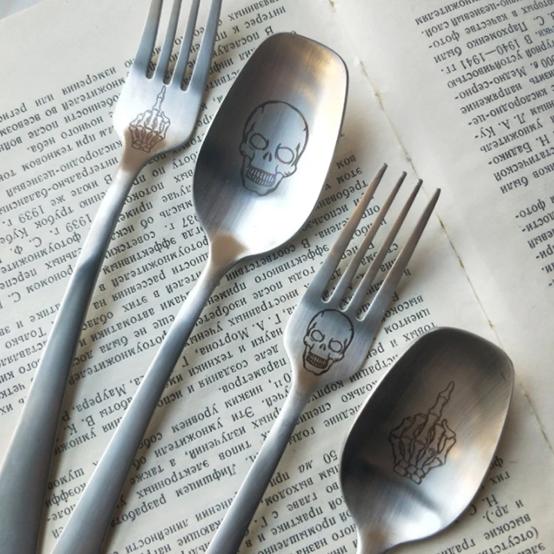 Skeleton Skull Printed Spoon Forks Stainless Steel Western Tableware Cooking Accessories Kitchen Gadgets 7A1185
Skeleton Skull Printed Spoon Forks Stainless Steel Western Tableware Cooking Accessories Kitchen Gadgets 7A1185