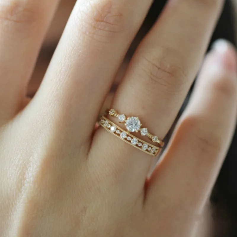 Фото Женское кольцо Tisonliz простое Золотое с медными стразами для свадьбы помолвки