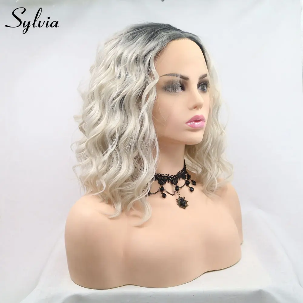 Sylvia Short Curly Wigs Blonde Bob Hair Lace Front Wig Dark Root Ombre Synthetic Hair Women Wigs Heat Resistant Half Hand Tied
Sylvia Short Curly Wigs Blonde Bob Hair Lace Front Wig Dark Root Ombre Synthetic Hair Women Wigs Heat Resistant Half Hand Tied