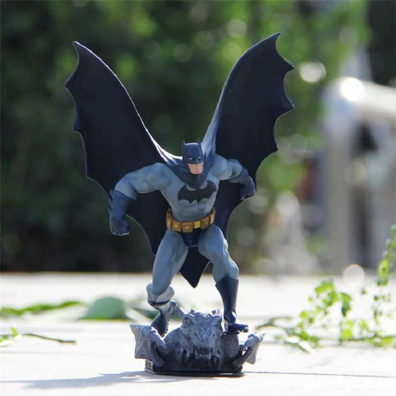 DC Comics Superhero Batman The Dark Knight classical suit series Get ready to jump in Gotham Rises Diorama Model Toy
DC Comics Superhero Batman The Dark Knight classical suit series Get ready to jump in Gotham Rises Diorama Model Toy
