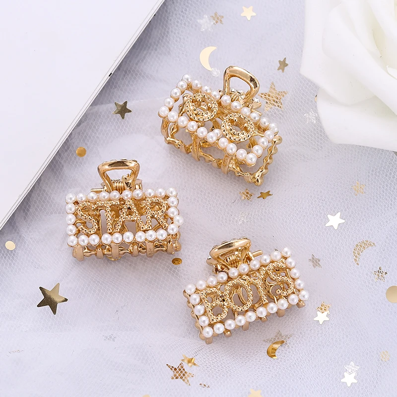 New style Metal Pearl Letters Hollow out Hair crab claw Clips for Women's girl small Gold Hairpins headwear Hair accessories
New style Metal Pearl Letters Hollow out Hair crab claw Clips for Women's girl small Gold Hairpins headwear Hair accessories