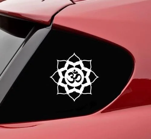 Ohm om lotus flower виниловая наклейка стикер на окно 15 см | Игрушки и хобби