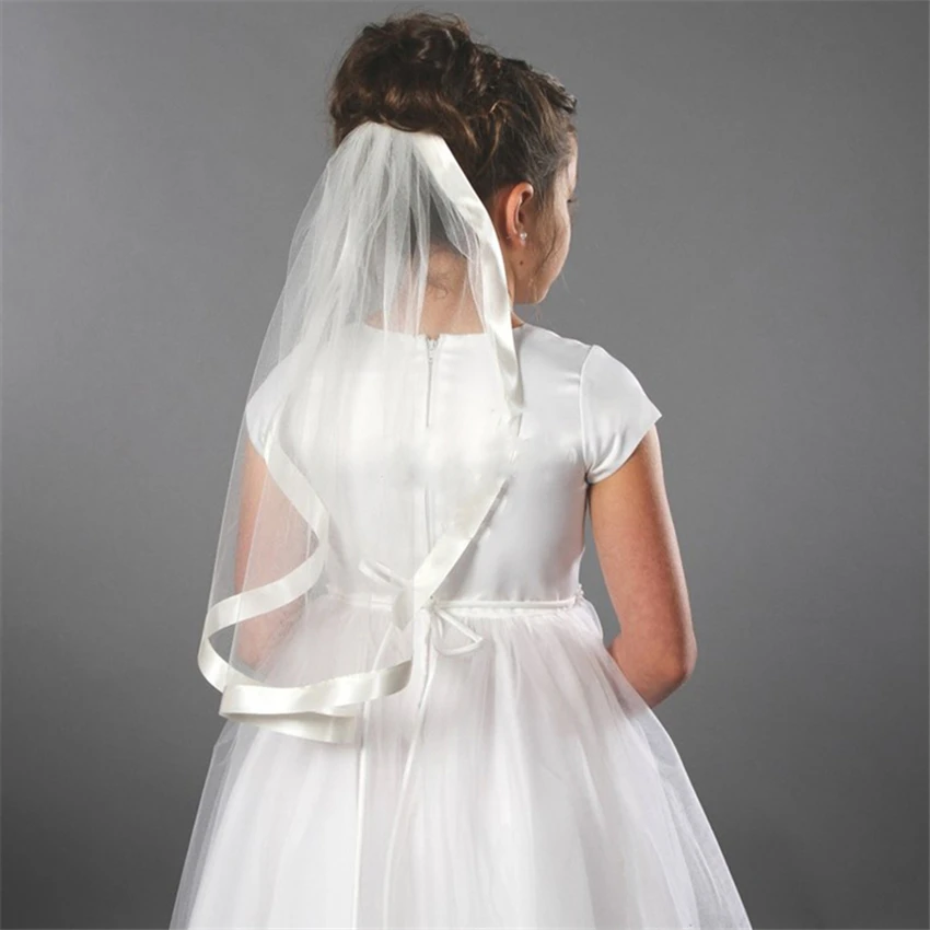 2019 New White Ivory Kids Girls First communion Veils Tulle Bow with comb Appliques Wedding Flower Girl veil Voile Mariage Fille
2019 New White Ivory Kids Girls First communion Veils Tulle Bow with comb Appliques Wedding Flower Girl veil Voile Mariage Fille