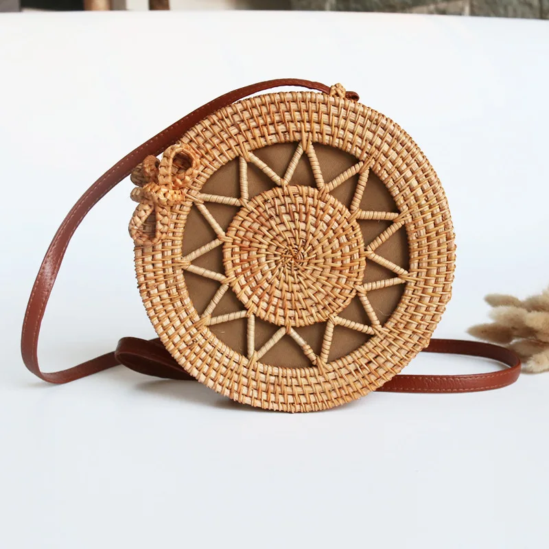 Women's Rattan Shoulder Bag Woven Straw Messenger Bag Fashion Lady Crossbody Bag Summer Beach Purse Circular Round Handbag Girl
Women's Rattan Shoulder Bag Woven Straw Messenger Bag Fashion Lady Crossbody Bag Summer Beach Purse Circular Round Handbag Girl
