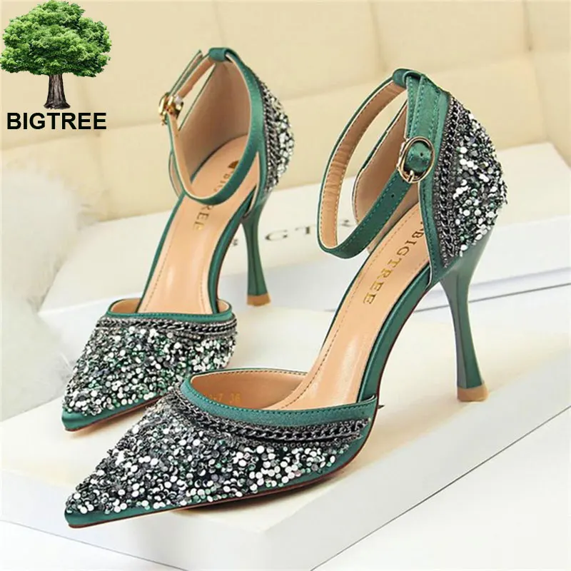 BIGTREE Bling Metal Chain Pointed Toe Women Sandals Silk Shallow Buckle High Heels Shoes Sexy Cut-Outs Women's Party Sandals 9cm
BIGTREE Bling Metal Chain Pointed Toe Women Sandals Silk Shallow Buckle High Heels Shoes Sexy Cut-Outs Women's Party Sandals 9cm