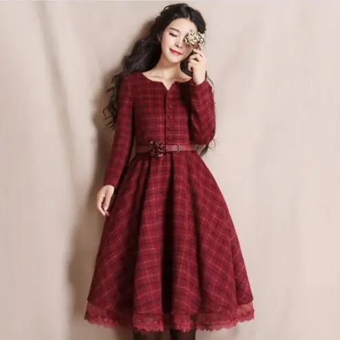 2019 New Autumn Winter Long Sleeve Woolen Dress V Neck Patchwork Lace Knee-Length Dress British Wind Female Plaid Dresses
2019 New Autumn Winter Long Sleeve Woolen Dress V Neck Patchwork Lace Knee-Length Dress British Wind Female Plaid Dresses