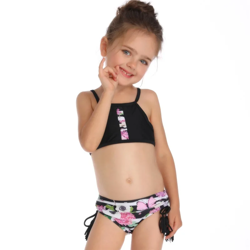 2019 Children's Two-Piece Suits Striped Floral Fashion Bathing Bikini Nylon Tassel Mid Waist Brazilian Swimwear Sets
2019 Children's Two-Piece Suits Striped Floral Fashion Bathing Bikini Nylon Tassel Mid Waist Brazilian Swimwear Sets