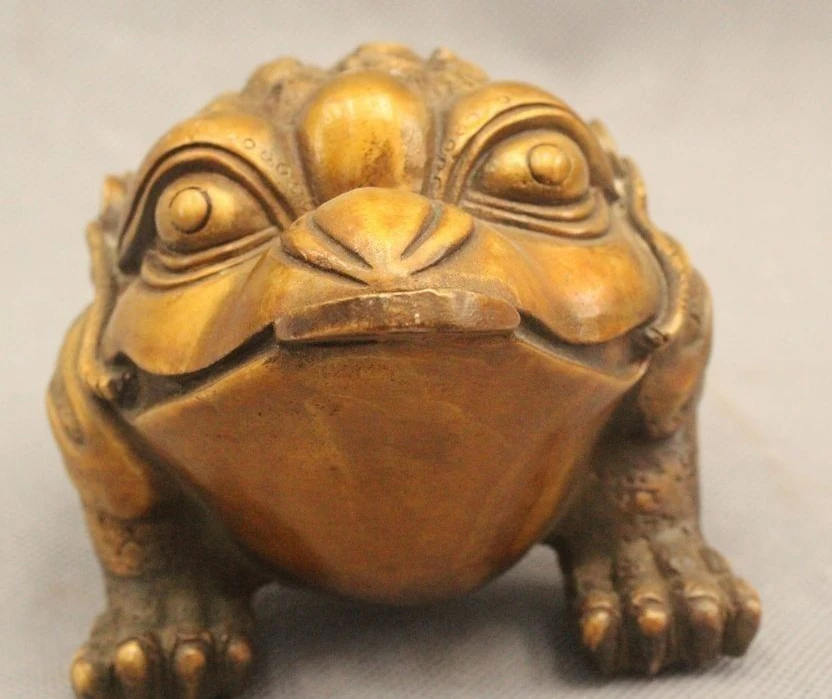 3" China Feng Shui Bronze Wealth Golden Toad Spittor Money Statue Sculpture
3" China Feng Shui Bronze Wealth Golden Toad Spittor Money Statue Sculpture