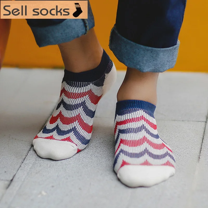 new summer Retro personality wave stripe double needle boat socks Casual man socks cotton sock slippers EUR39-44
new summer Retro personality wave stripe double needle boat socks Casual man socks cotton sock slippers EUR39-44