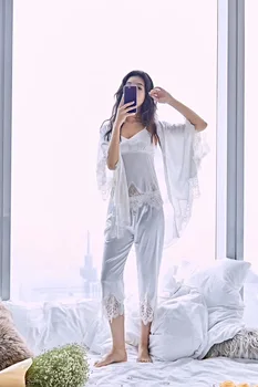 Spring New Fashion Lady Solid Color Plaid Lace Stitching Silk Pajamas 3 Piece Set luxury high quality women
Spring New Fashion Lady Solid Color Plaid Lace Stitching Silk Pajamas 3 Piece Set luxury high quality women