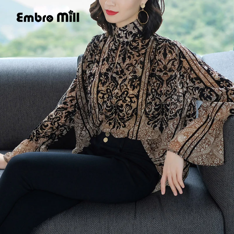 Women's blouse shirt spring and summer runway new retro folk Chiffon ladies black shirt floral fashion loose lady top S-XXXL
Women's blouse shirt spring and summer runway new retro folk Chiffon ladies black shirt floral fashion loose lady top S-XXXL