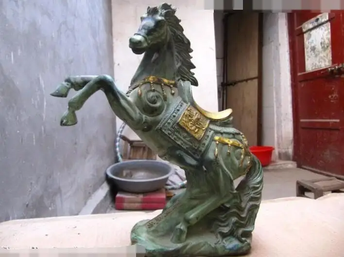 S03797 12"China Folk old Bronze Copper Flying Run Money Lucky Horse Statue B0403
S03797 12"China Folk old Bronze Copper Flying Run Money Lucky Horse Statue B0403
