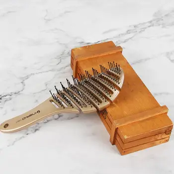 Hair Massage Antistatic Hairbrush Combs Gold Arc-shape Comb Hair Brush Healthy Professional Hairdressing Styling Makeup Tools
Hair Massage Antistatic Hairbrush Combs Gold Arc-shape Comb Hair Brush Healthy Professional Hairdressing Styling Makeup Tools