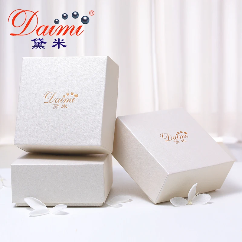 DAIMI Brand Jewelry Box Elegant Box Size 7.5cm*7.5cm*2.5cm Only For Order With Jewelry Together
DAIMI Brand Jewelry Box Elegant Box Size 7.5cm*7.5cm*2.5cm Only For Order With Jewelry Together