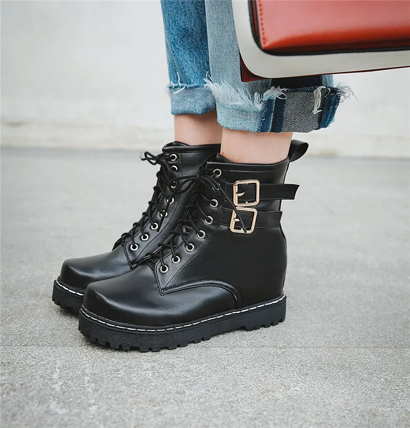 YMECHIC Women Shoes Plus Size Buckle Strap Rock Street Lace Up Platform Ankle Military Combat Boots for Women Motorcycle Botines
YMECHIC Women Shoes Plus Size Buckle Strap Rock Street Lace Up Platform Ankle Military Combat Boots for Women Motorcycle Botines