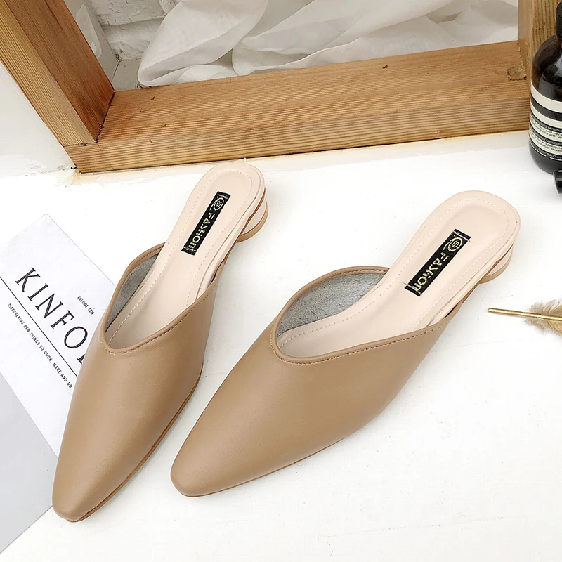 Low Heel Pointed Toes Slip On Women Slippers Comfortable Leather Mules Ladies Summer Spring Outdoor Office Trendy Women Shoes
Low Heel Pointed Toes Slip On Women Slippers Comfortable Leather Mules Ladies Summer Spring Outdoor Office Trendy Women Shoes