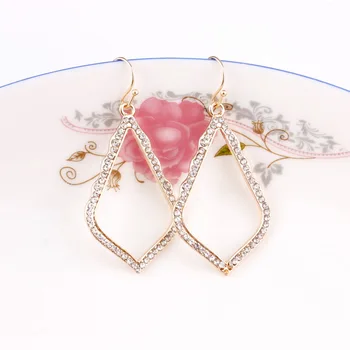 ZWPON 2020 Gold Pave Rhinestone Crystal Cutout Water Drop Earrings for Women Brand Jewelry KS Statement Teardrop Earrings
ZWPON 2020 Gold Pave Rhinestone Crystal Cutout Water Drop Earrings for Women Brand Jewelry KS Statement Teardrop Earrings