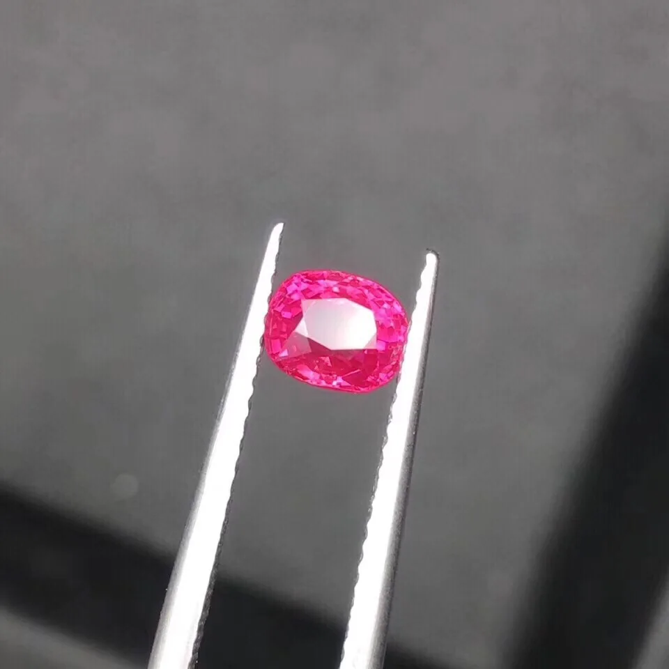 GIL Certificate Burma Myanmer Origin 0.91ct Natural Red Ruby Gemstones Loose Stones Loose Gems
GIL Certificate Burma Myanmer Origin 0.91ct Natural Red Ruby Gemstones Loose Stones Loose Gems