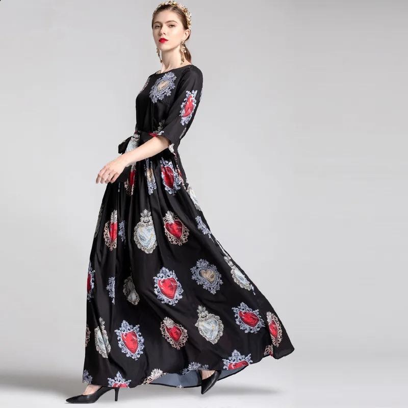 New 2019 Runway Designer Vintage Long Party Dress Women Summer Black Heart Printed Chiffon Maxi Dress
New 2019 Runway Designer Vintage Long Party Dress Women Summer Black Heart Printed Chiffon Maxi Dress