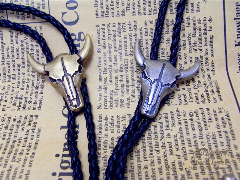 Adjustable Bull Head Western Cowboy Bolo Tie Rodeo Dance Necktie Faux Leather Pendant Necklace
Adjustable Bull Head Western Cowboy Bolo Tie Rodeo Dance Necktie Faux Leather Pendant Necklace