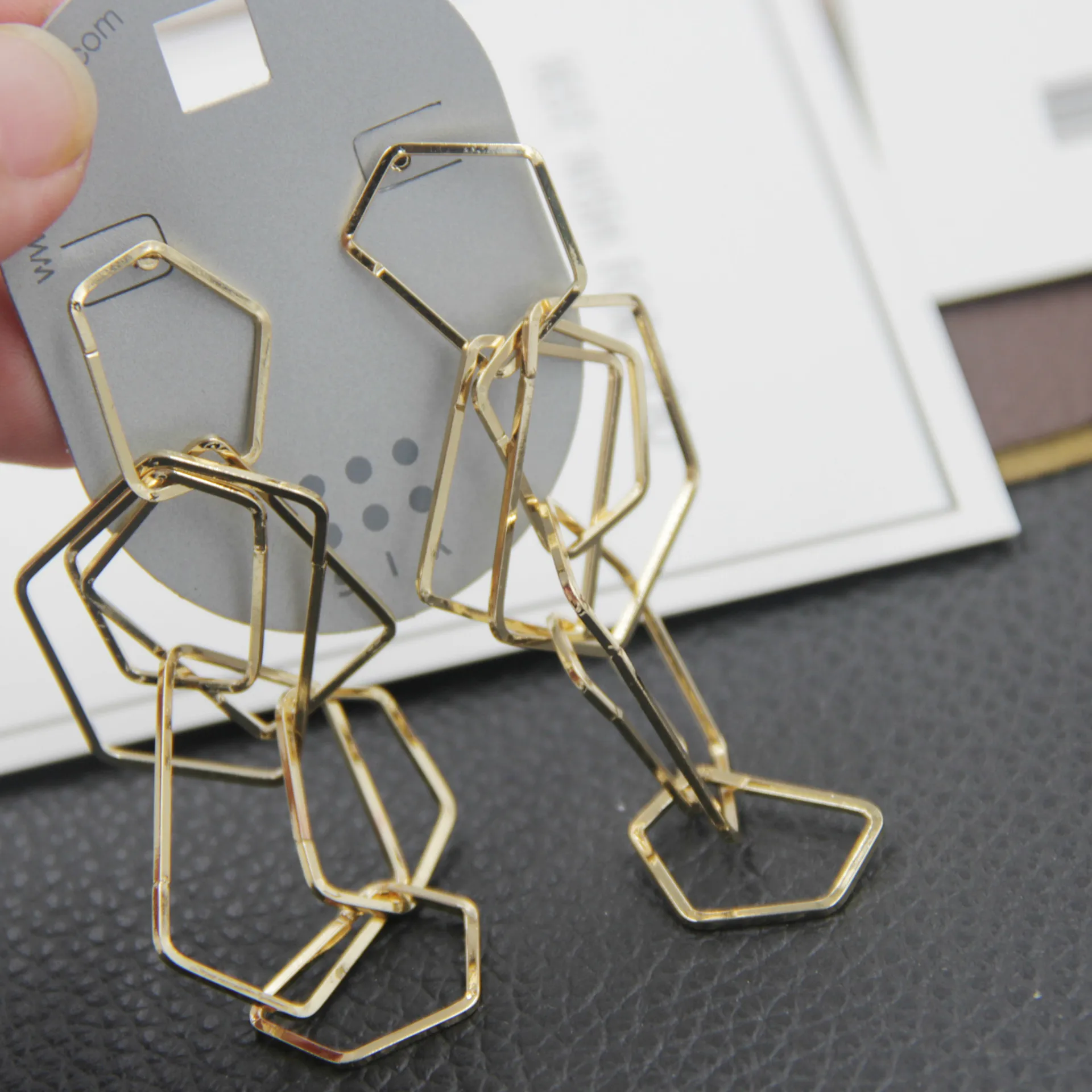 Women Fashion Gold Silver Color Long Statement Punk Style Women Earrings For Birthday Party Personality Jewelry Earrings Gifts
Women Fashion Gold Silver Color Long Statement Punk Style Women Earrings For Birthday Party Personality Jewelry Earrings Gifts