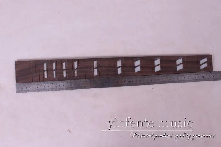 Новая высококачественная электрогитара 1x24,75 "гриф электрогитары, роза, деревянная подставка, детали, 11 # инкрустация
Новая высококачественная электрогитара 1x24,75 "гриф электрогитары, роза, деревянная подставка, детали, 11 # инкрустация