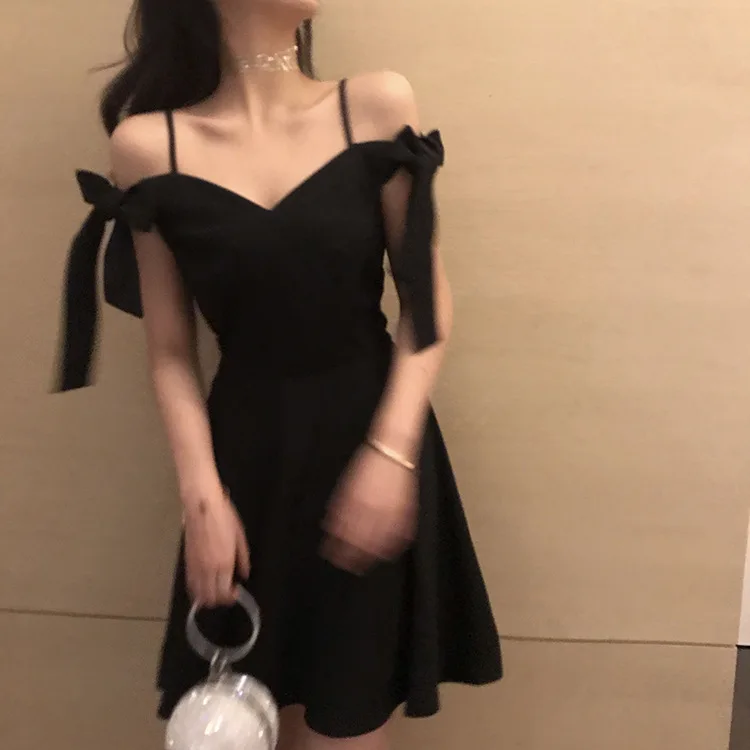Retro Hepburn Style New Elegant One-collar Dress Female Spring And Autumn New Butterfly Tie Belt Received Small Black
Retro Hepburn Style New Elegant One-collar Dress Female Spring And Autumn New Butterfly Tie Belt Received Small Black