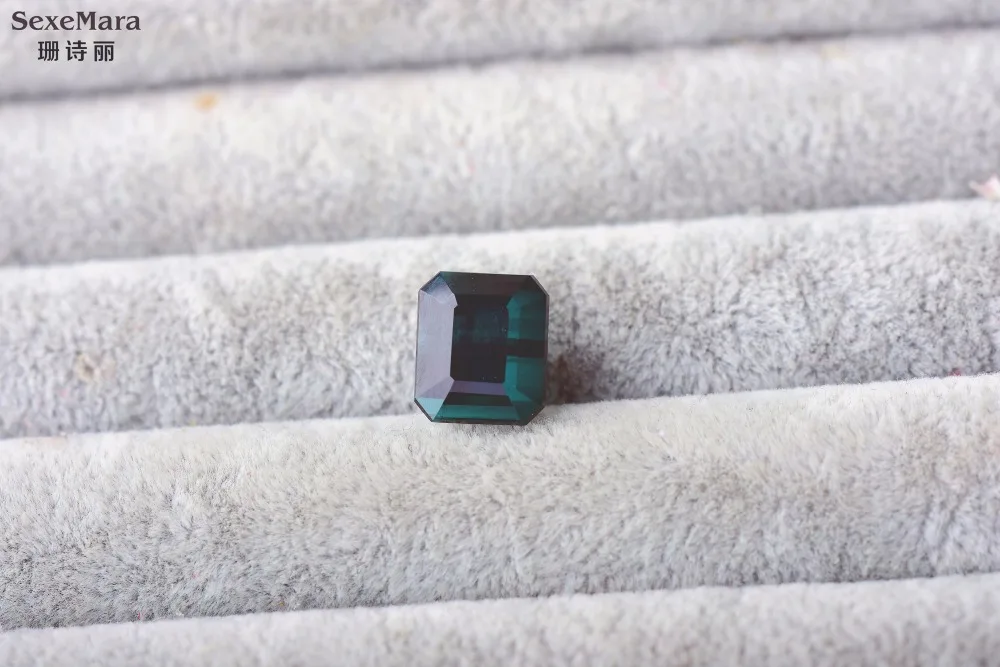 1.9 karat blue tourmaline bare Stone square Free shipping certificate Perfect scintillation ring surface
1.9 karat blue tourmaline bare Stone square Free shipping certificate Perfect scintillation ring surface