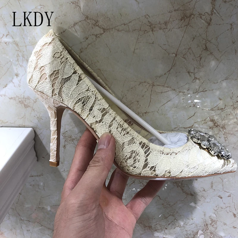 2019 LKDY woman top quality summer new Vintage Genuine Leather stitching lace rhinestone pointed high heels
2019 LKDY woman top quality summer new Vintage Genuine Leather stitching lace rhinestone pointed high heels