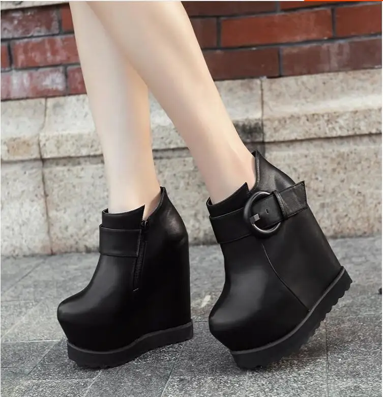 2019 autumn sponge cake thick-soled boots in the high with a single boots elegant Martin boots
2019 autumn sponge cake thick-soled boots in the high with a single boots elegant Martin boots